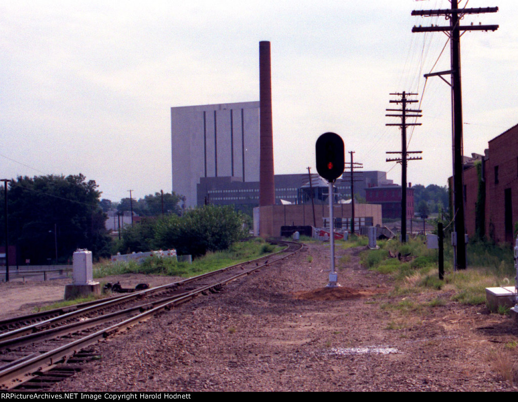 New signal guarding northbound CSX train movements in advance of the yard